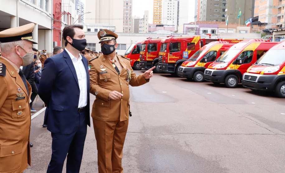 Governador entrega 15 novas viaturas para o Corpo de Bombeiros