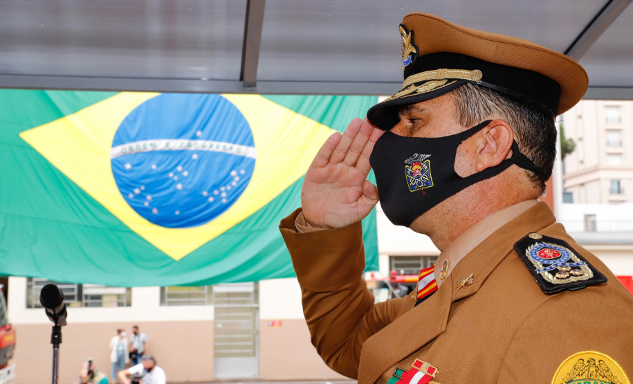 Governador entrega 15 novas viaturas para o Corpo de Bombeiros