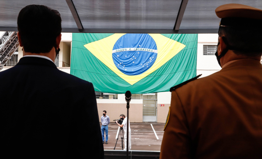 Governador entrega 15 novas viaturas para o Corpo de Bombeiros