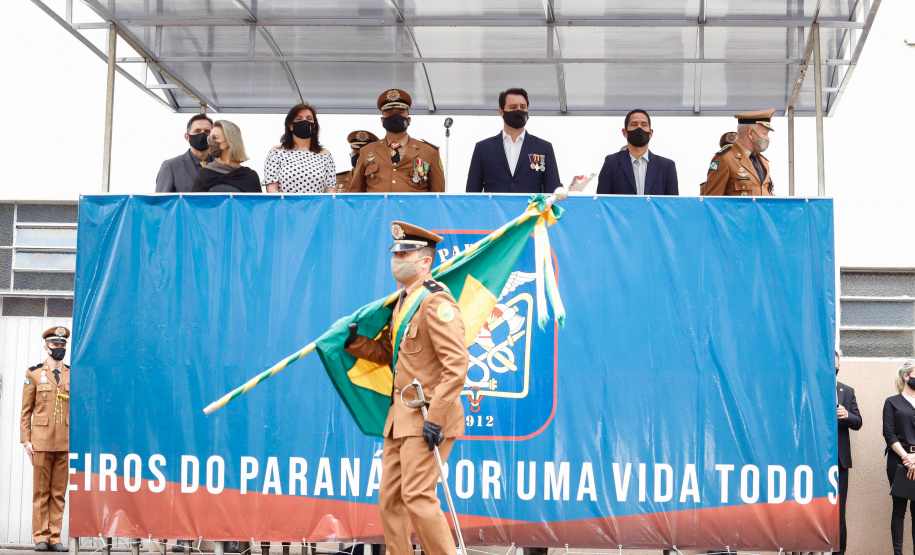 Governador entrega 15 novas viaturas para o Corpo de Bombeiros