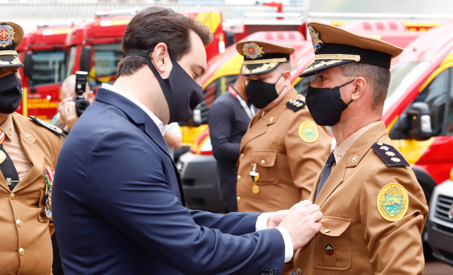 Governador entrega 15 novas viaturas para o Corpo de Bombeiros