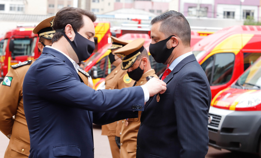 Governador entrega 15 novas viaturas para o Corpo de Bombeiros