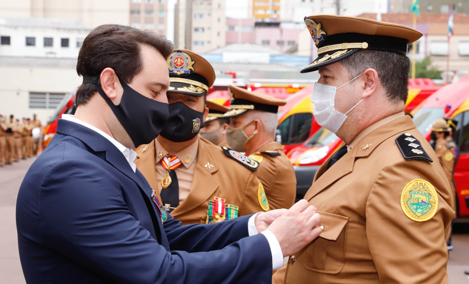 Governador entrega 15 novas viaturas para o Corpo de Bombeiros