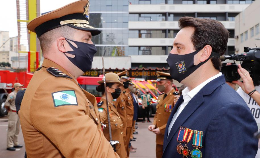 Governador entrega 15 novas viaturas para o Corpo de Bombeiros