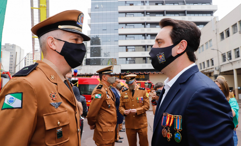 Governador entrega 15 novas viaturas para o Corpo de Bombeiros