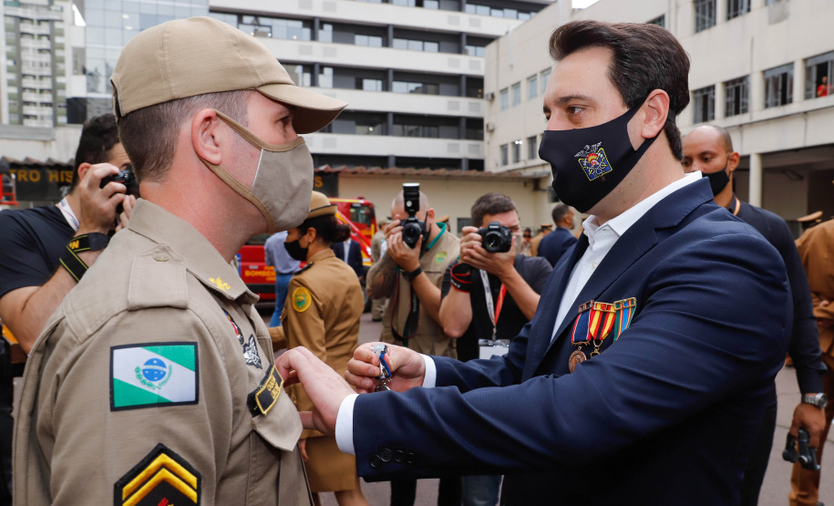 Governador entrega 15 novas viaturas para o Corpo de Bombeiros