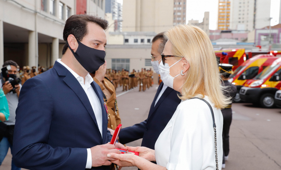 Governador entrega 15 novas viaturas para o Corpo de Bombeiros