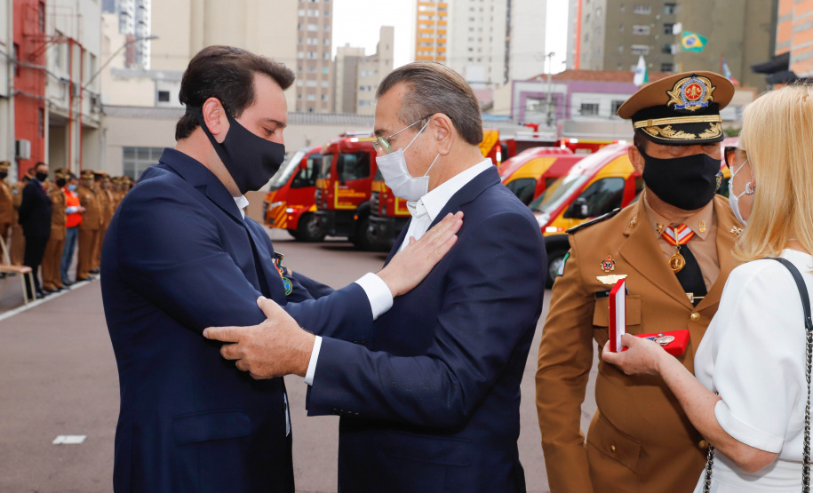 Governador entrega 15 novas viaturas para o Corpo de Bombeiros