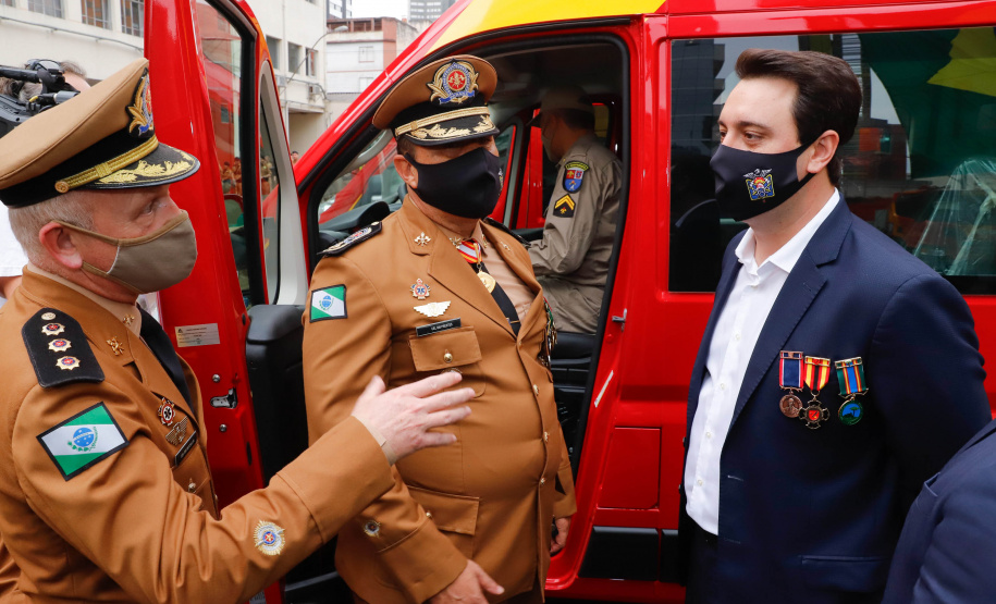 Governador entrega 15 novas viaturas para o Corpo de Bombeiros