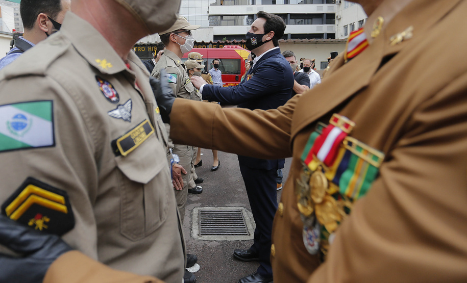Governador entrega 15 novas viaturas para o Corpo de Bombeiros