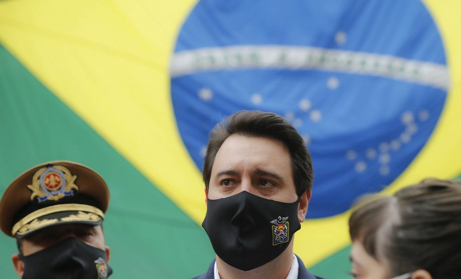 Governador entrega 15 novas viaturas para o Corpo de Bombeiros