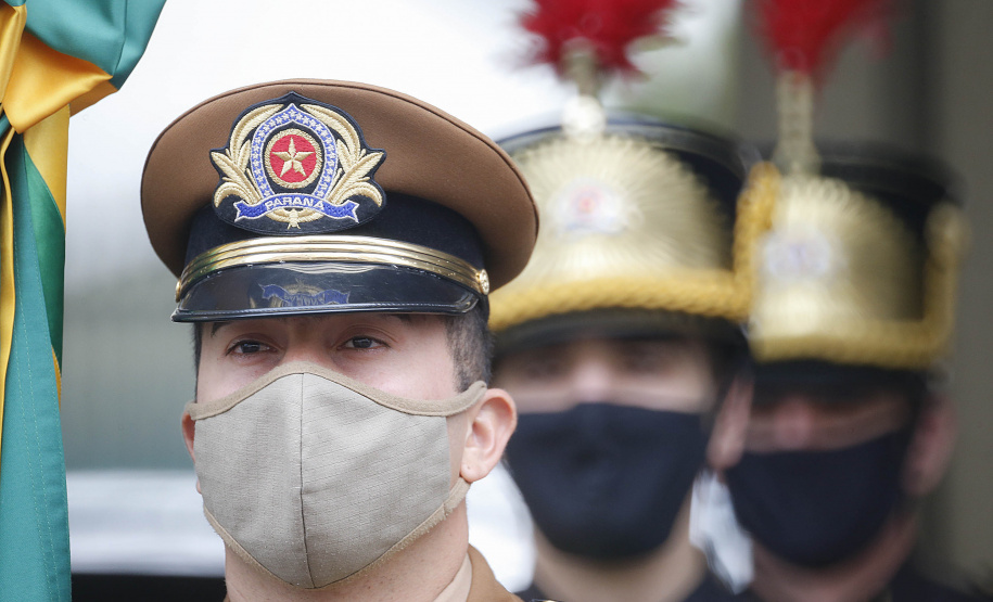 Governador entrega 15 novas viaturas para o Corpo de Bombeiros