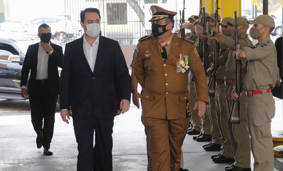 Governador entrega 15 novas viaturas para o Corpo de Bombeiros