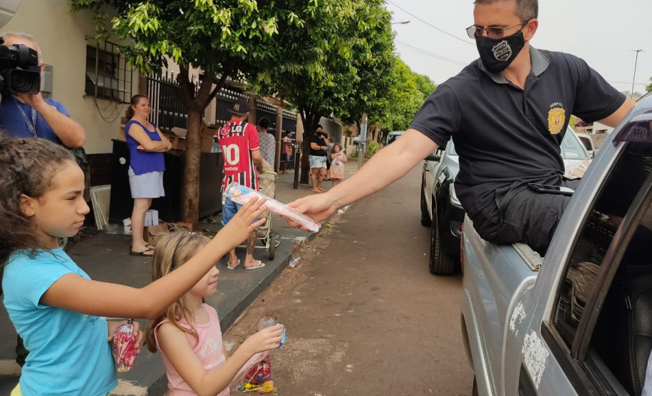 PCPR entrega 3 mil brinquedos e 300 kits de doces em Paiçandu