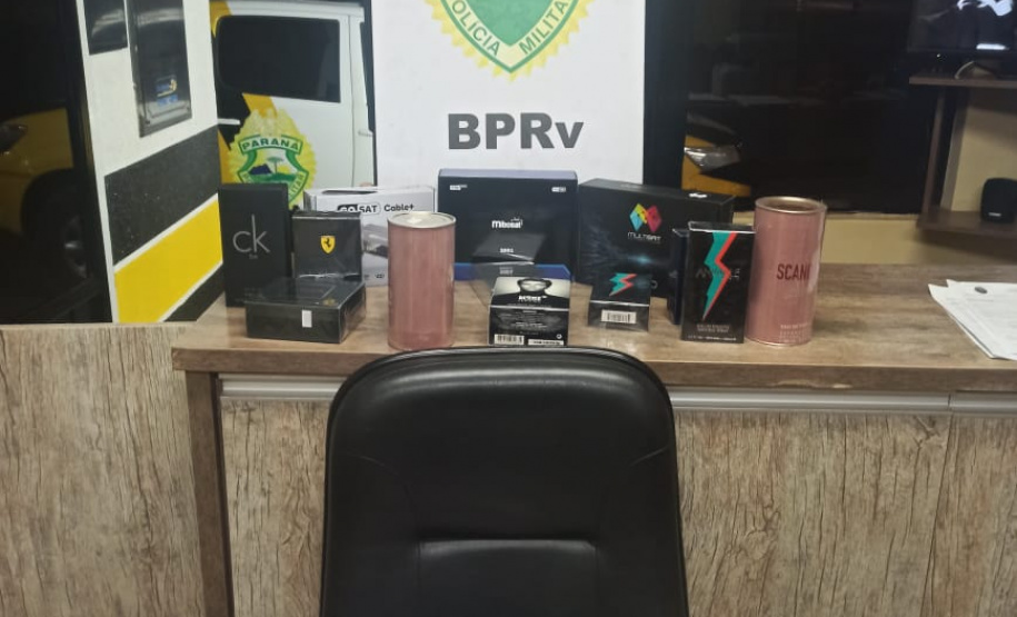BPRv apreende produtos contrabandeados e recuperaram dois veículos em diferentes regiões do Paraná