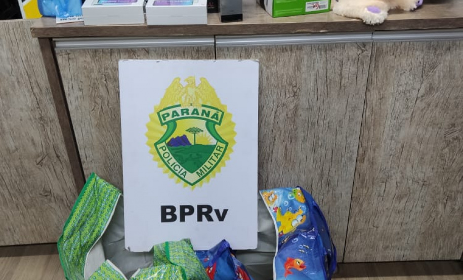 BPRv apreende produtos contrabandeados e recuperaram dois veículos em diferentes regiões do Paraná