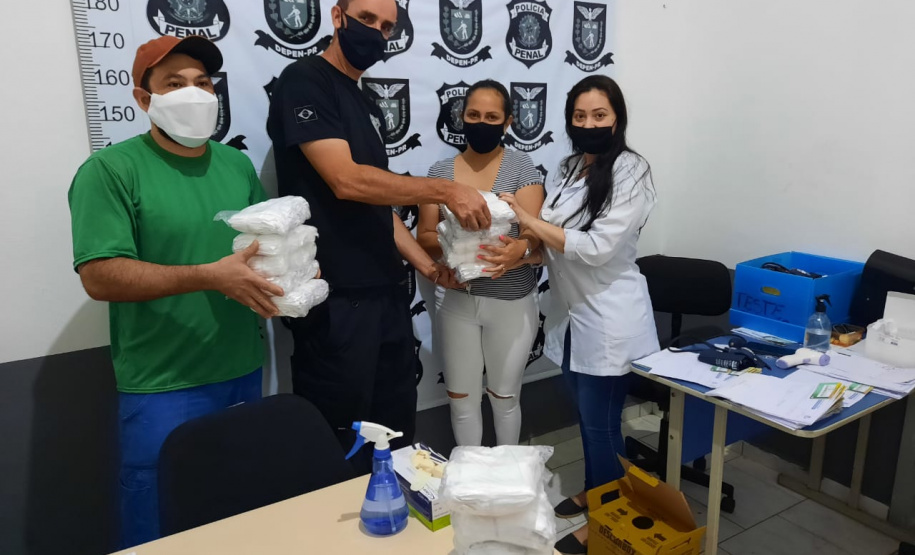 Presos da Cadeia de Laranjeiras do Sul produzem máscaras para a secretaria de saúde do município