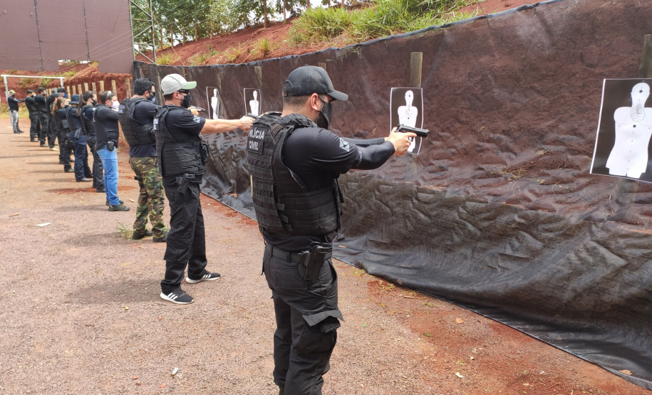 Polícia Civil promove 3ª edição do curso de atualização de armamento e tiro em Maringá