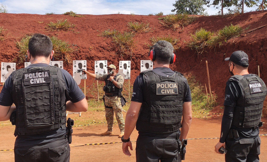 Polícia Civil promove 3ª edição do curso de atualização de armamento e tiro em Maringá