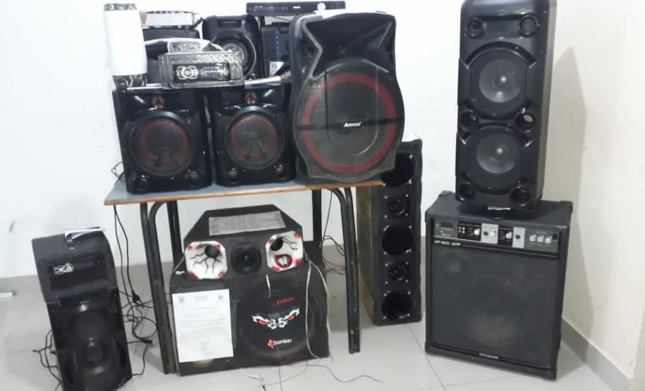 Com equipes no litoral em Curitiba, AIFU fecha cinco estabelecimentos comerciais no último fim de semana