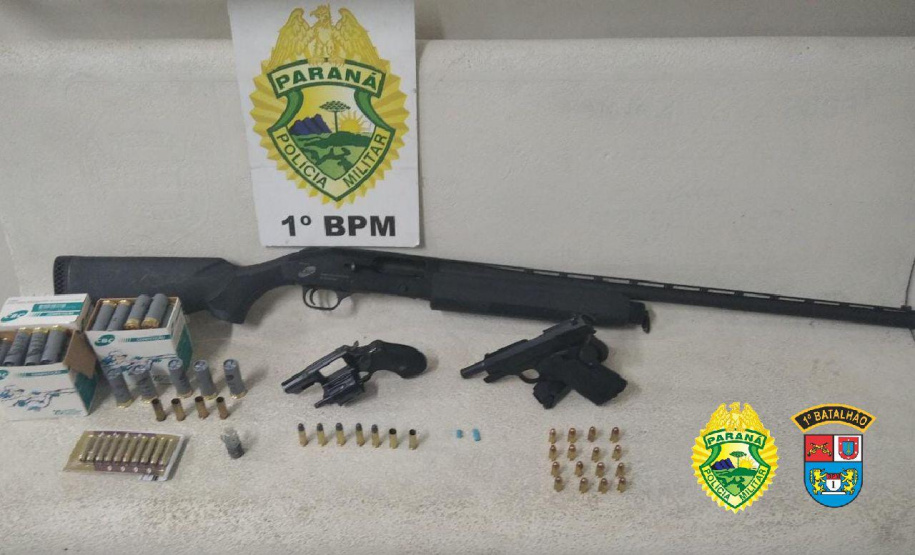 PM de Ponta Grossa flagra festa com armas de fogo e apreende maconha durante abordagem no fim de semana
