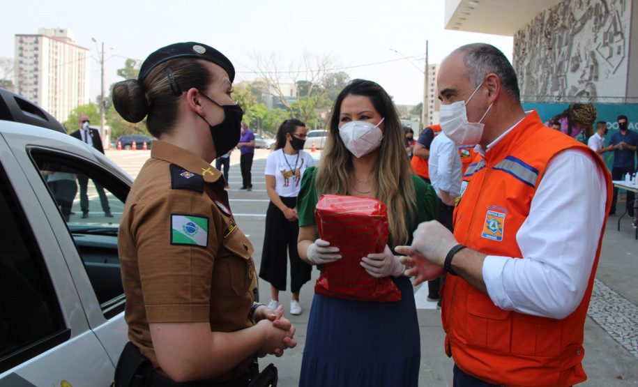 Polícia Militar doa quase 500 brinquedos a campanha Paraná Piá do Governo do Estado