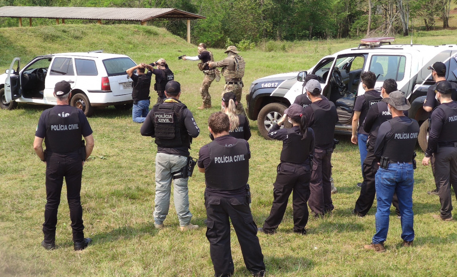Polícia Civil promove 2° curso de armamento e tiro em Foz do Iguaçu