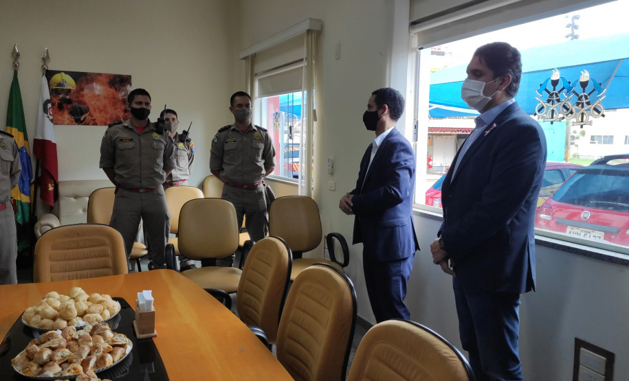 Em Maringá, Secretário da Segurança visita unidades da Polícia Militar e do Corpo de Bombeiros