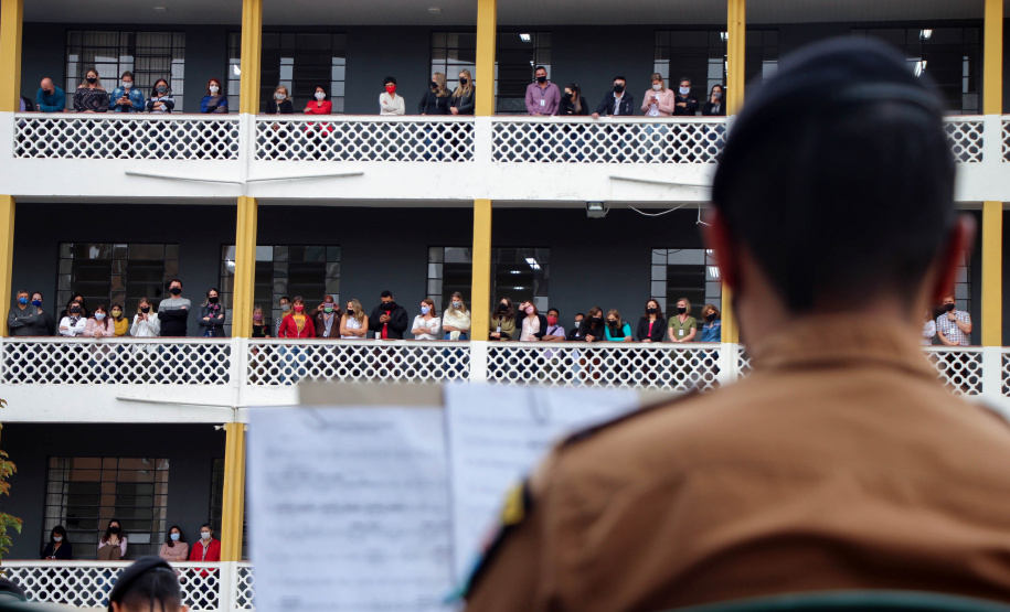 Banda de Música da PM faz apresentação em comemoração ao Dia do Professor em Curitiba