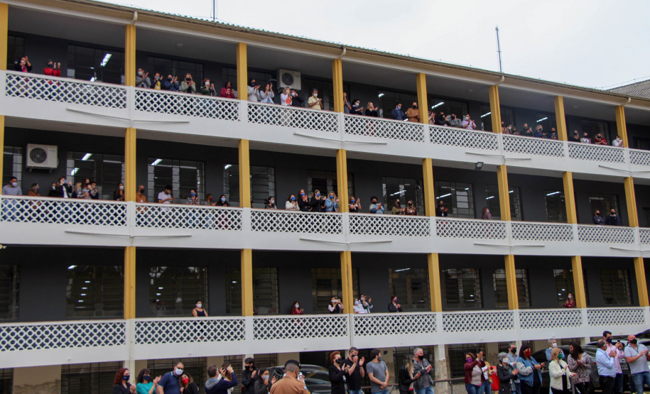 Banda de Música da PM faz apresentação em comemoração ao Dia do Professor em Curitiba