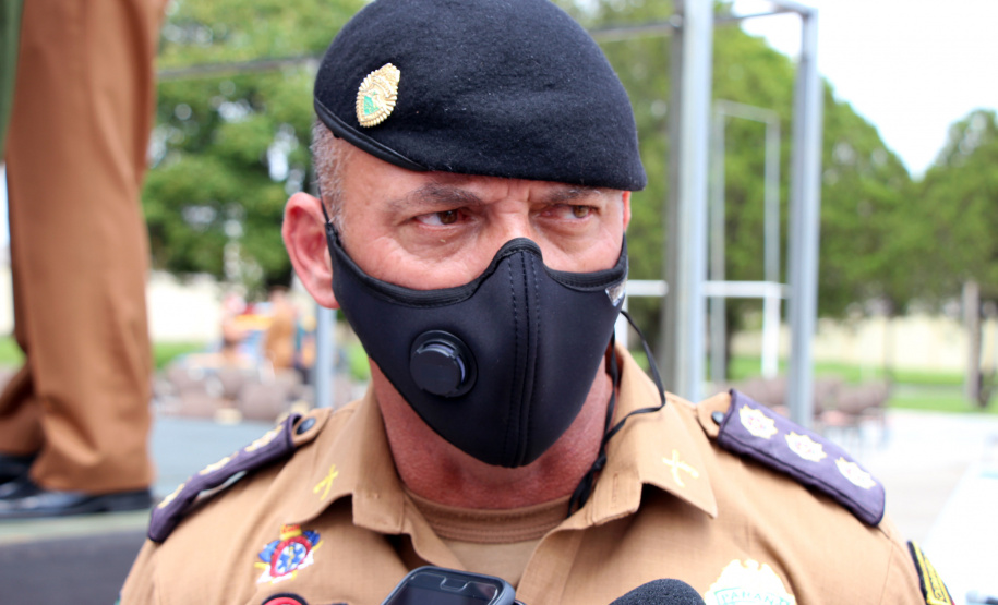 Policiais militares são homenageados durante solenidade em comemoração aos 52 anos do 13º Batalhão em Curitiba