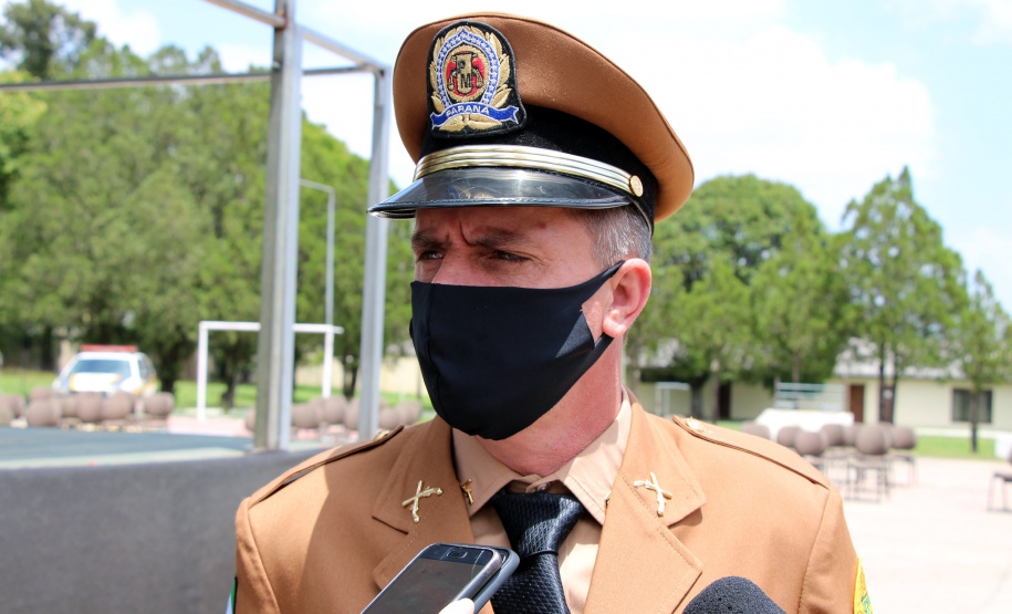 Policiais militares são homenageados durante solenidade em comemoração aos 52 anos do 13º Batalhão em Curitiba