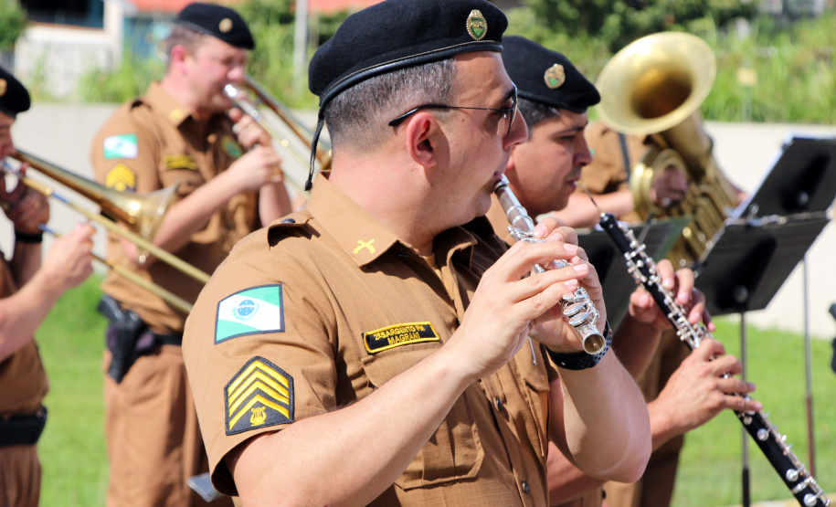 Após quase 40 anos na Reserva Remunerada, subtenente da PM recebe homenagem da Banda de Música em Curitiba