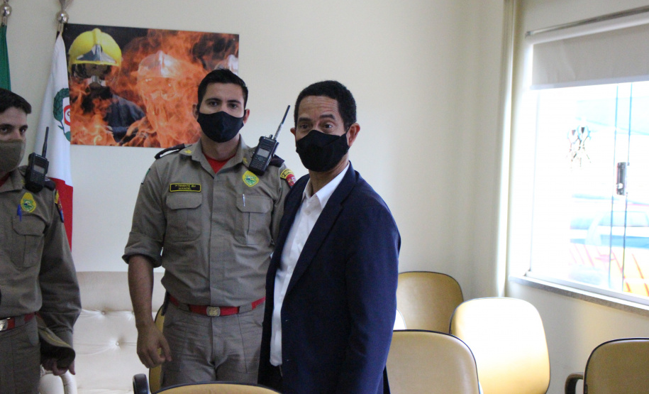 Em Maringá, Secretário da Segurança visita unidades da Polícia Militar e do Corpo de Bombeiros