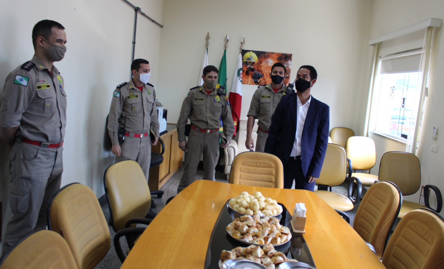 Em Maringá, Secretário da Segurança visita unidades da Polícia Militar e do Corpo de Bombeiros