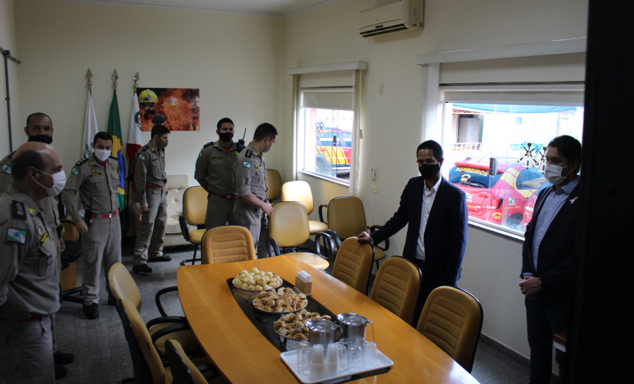 Em Maringá, Secretário da Segurança visita unidades da Polícia Militar e do Corpo de Bombeiros