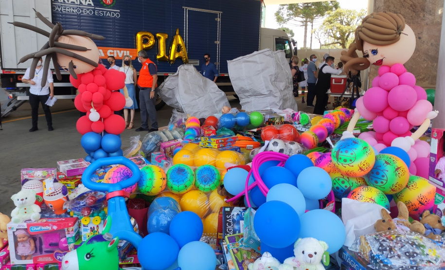 PCPR participa da campanha Paraná Piá com doação de brinquedos