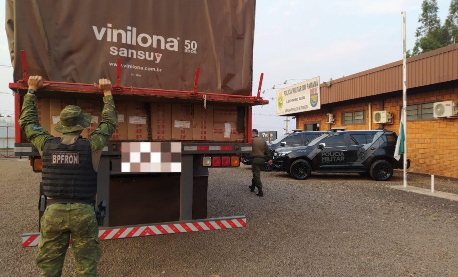 Meia tonelada de maconha e carreta com cigarros contrabandeados são apreendidos no Oeste do PR pela Operação Hórus