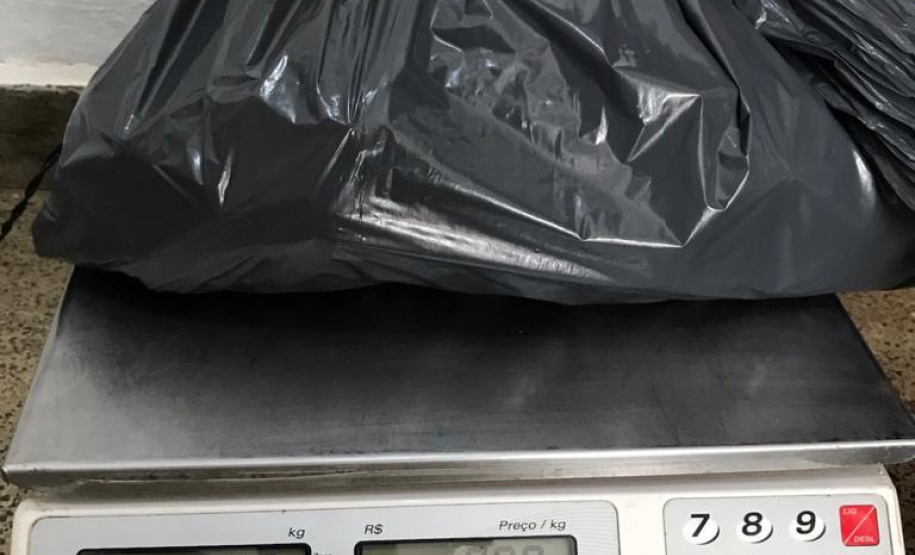 Agentes penitenciários do sudoeste impedem entrada de 1,2 quilos de maconha, celulares e outros ilícitos em unidade penal