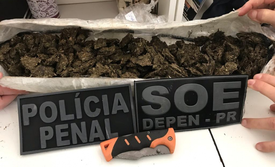 Agentes penitenciários do sudoeste impedem entrada de 1,2 quilos de maconha, celulares e outros ilícitos em unidade penal