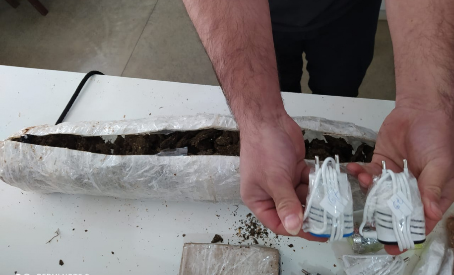 Agentes penitenciários do sudoeste impedem entrada de 1,2 quilos de maconha, celulares e outros ilícitos em unidade penal