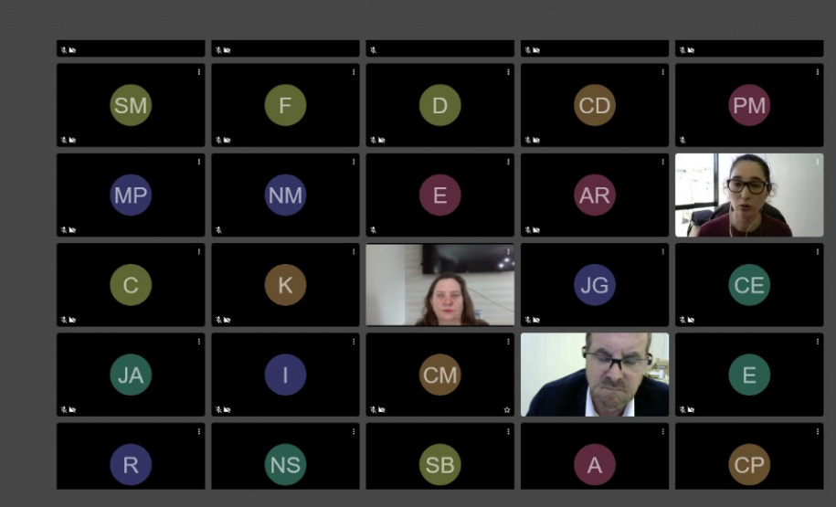 Livro com poemas e desenhos de presos é lançado no Paraná