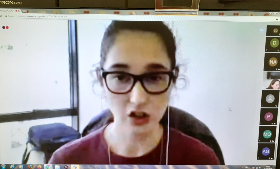 Livro com poemas e desenhos de presos é lançado no Paraná