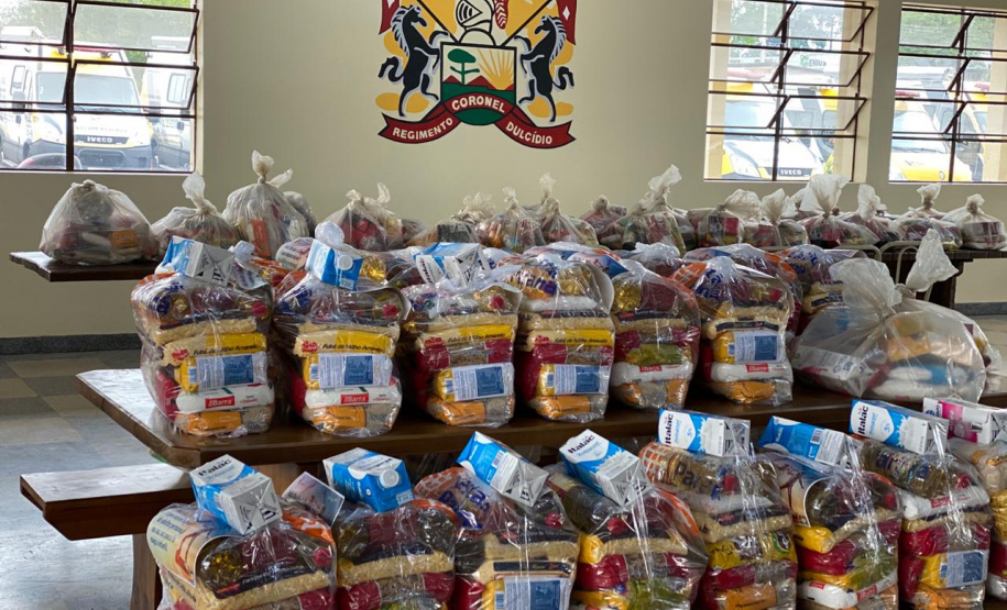 Campanha solidária promovida por PMs em rede social ajuda 71 famílias atendidas pela Equoterapia