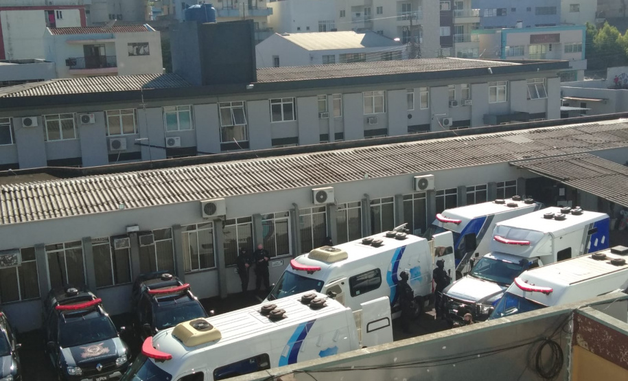 Depen transfere 190 presos da Cadeia de Pato Branco para Penitenciária de Francisco Beltrão