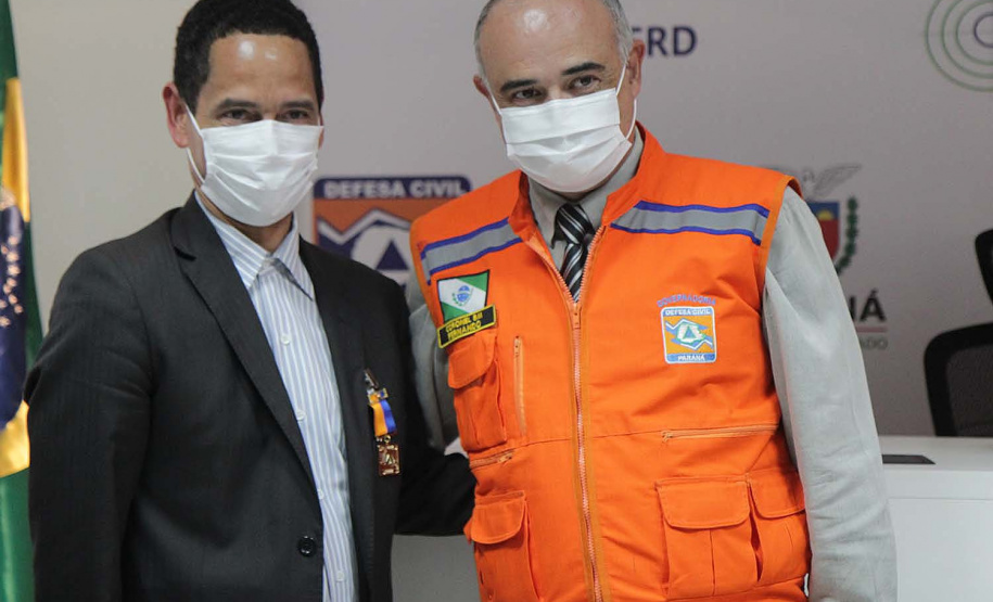 Secretário coronel Marinho recebe medalhas da Defesa Civil e da Casa Militar