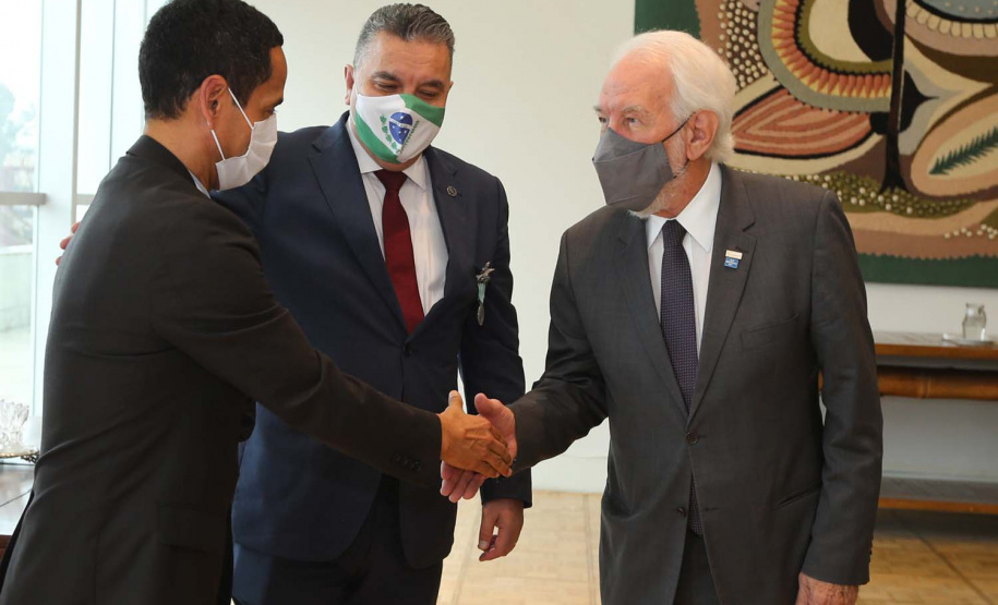 Secretário coronel Marinho recebe medalhas da Defesa Civil e da Casa Militar