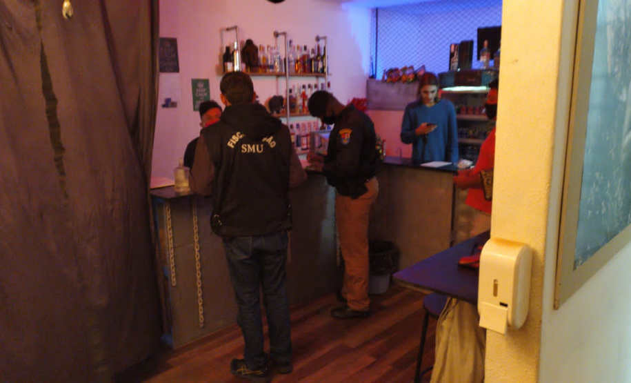 AIFU fecha três estabelecimentos comerciais em Curitiba e apreende 13 aparelhos de som no Litoral do estado