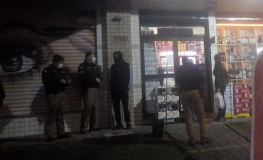 AIFU fecha três estabelecimentos comerciais em Curitiba e apreende 13 aparelhos de som no Litoral do estado