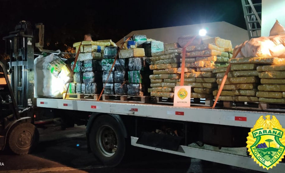 BPFron encontra quatro toneladas de maconha em chácara abandonada em Santa Helena (PR)